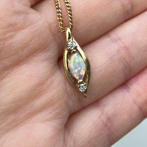 10k Australian opal yellow gold pendant